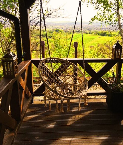 domek letniskowy z tarasem z pięknym widokiem